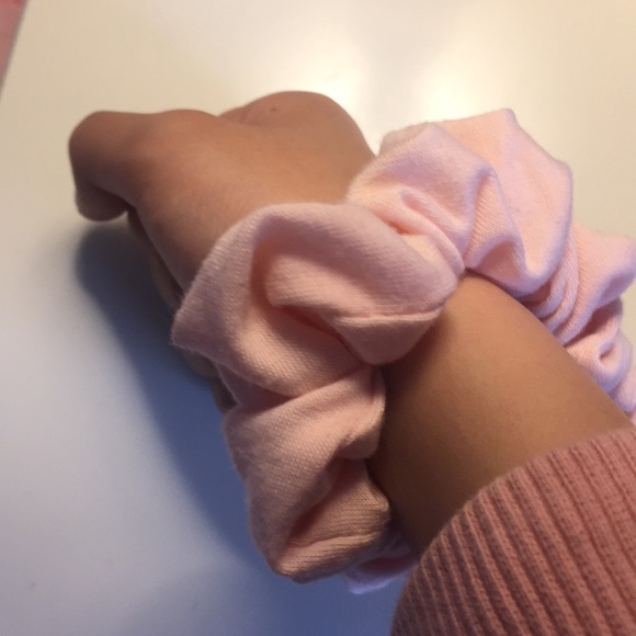 Scrunchie - Picture 2 of 3